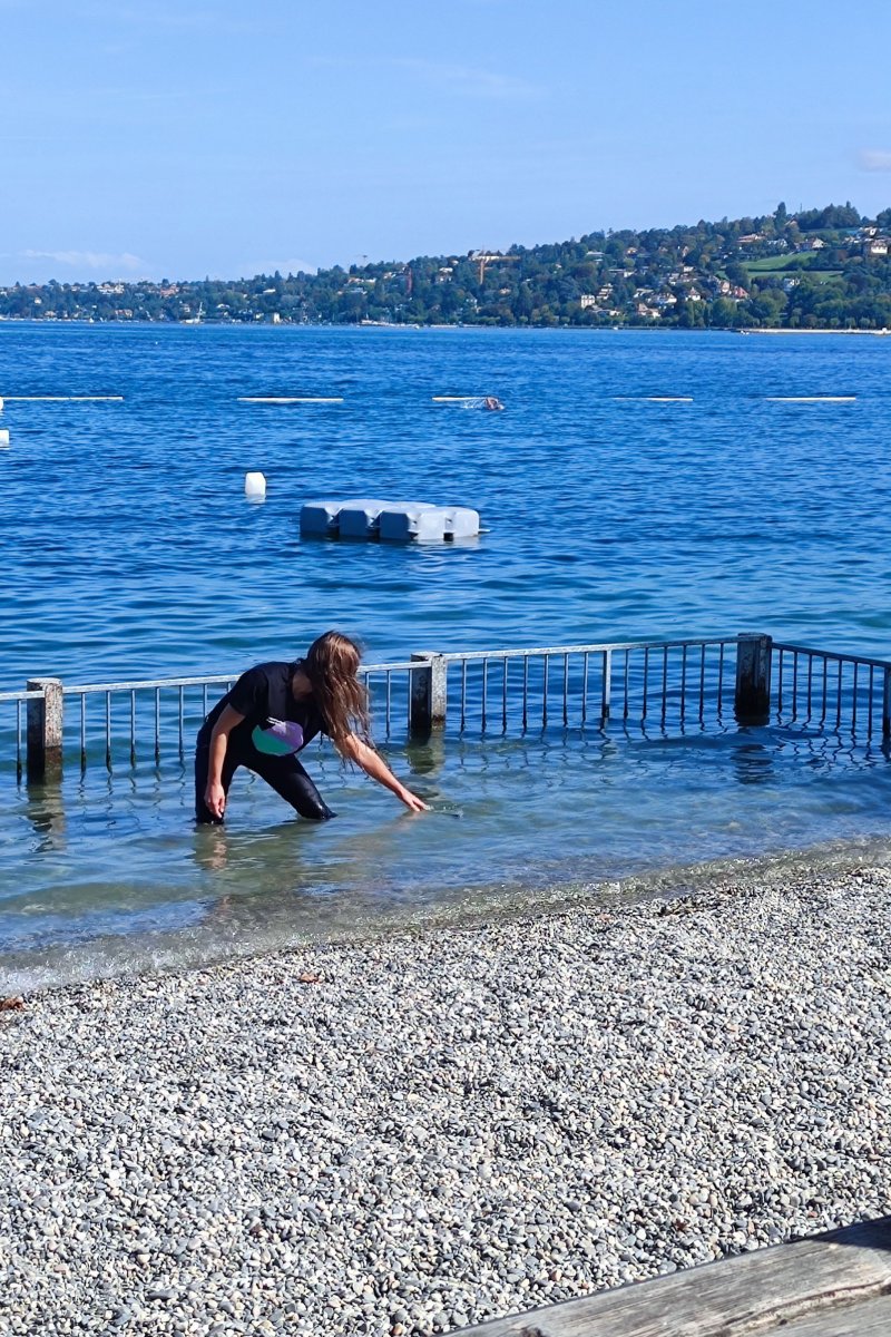 Jessica Henauer, performeuse bénévole pour l'activation de l'œuvre de Luis Camnitzer