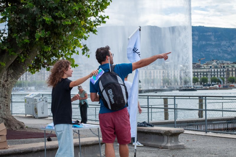 Bénévolat pour la micro-médiation et l'activation des œuvres de Luis Camnitzer et Marie Griesmar